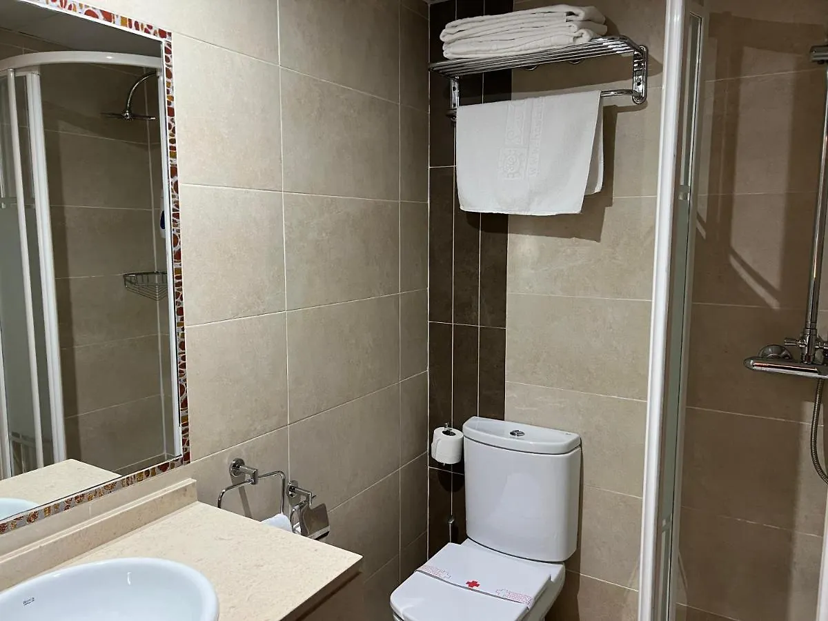Hostal Los Coronales Madrid Guest house