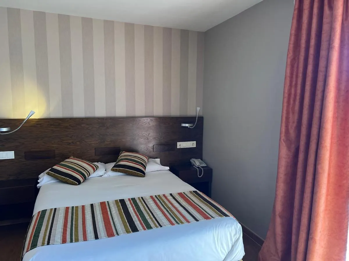 Hostal Los Coronales Madrid Guest house