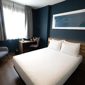  Hotel Travelodge Metropolitano